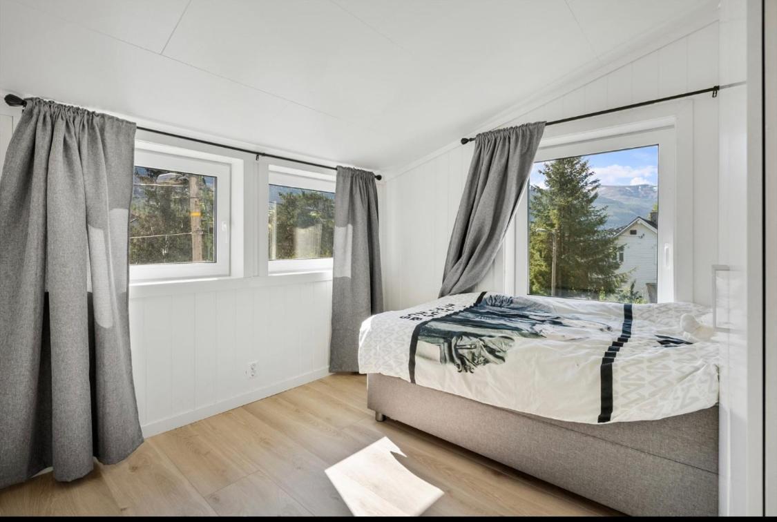 Villa Et Fint Og Stort Enebolig Sentralt I Voss! Exterior foto